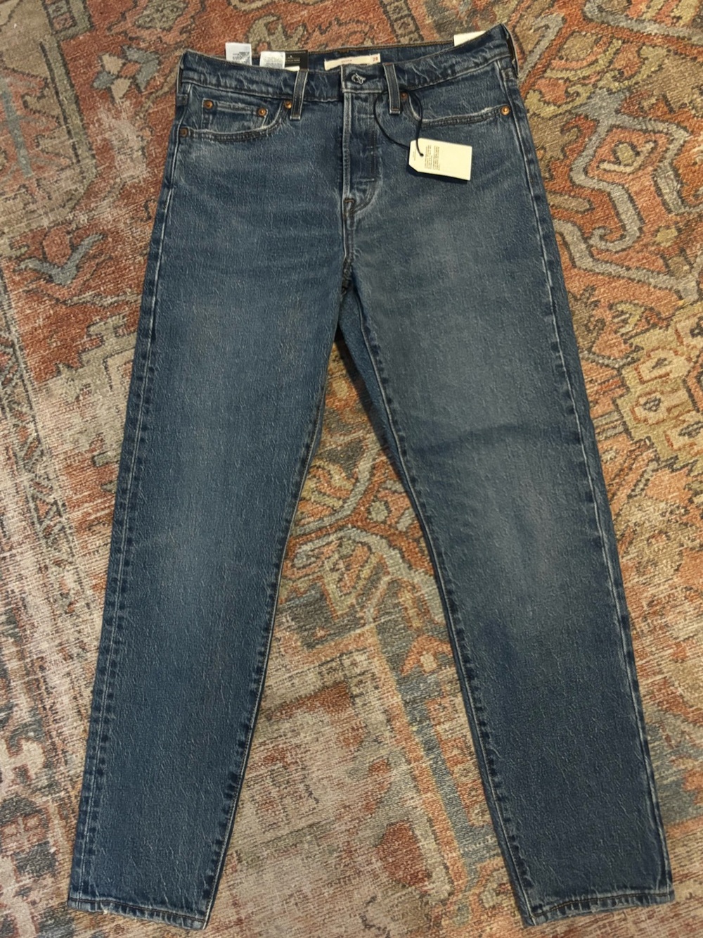 NWT Levi’s Wedgie high rise tapered leg - Picture 3 of 5